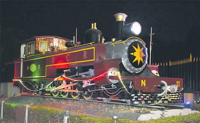 Special story on old rail engine - Sakshi