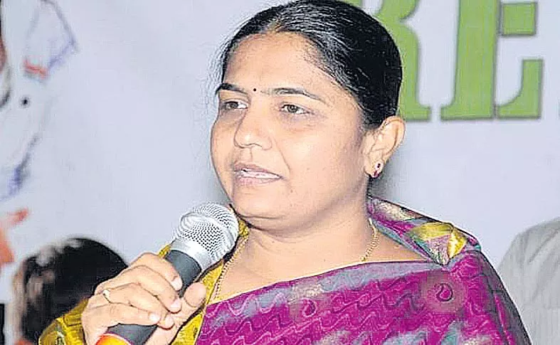 Ex Minister Sunitha Laxma Reddy To Join TRS - Sakshi
