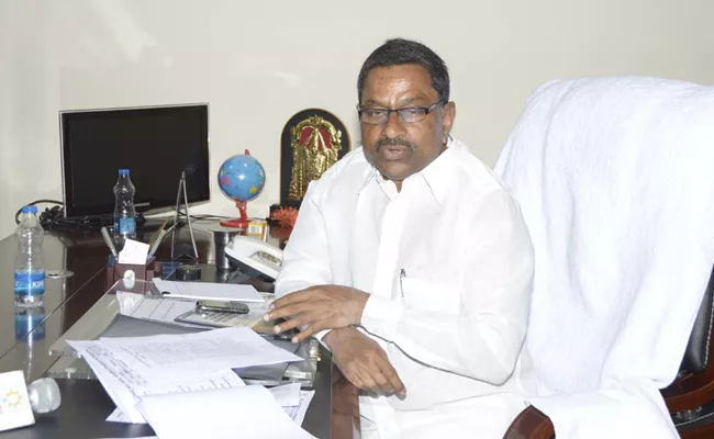 DL Ravindra Reddy targets Telugu Desam Party - Sakshi