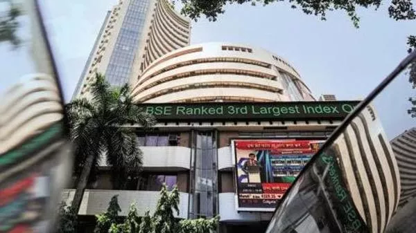 Sensex closes 89 points higher at 36,725, Nifty flat at 11,058 - Sakshi