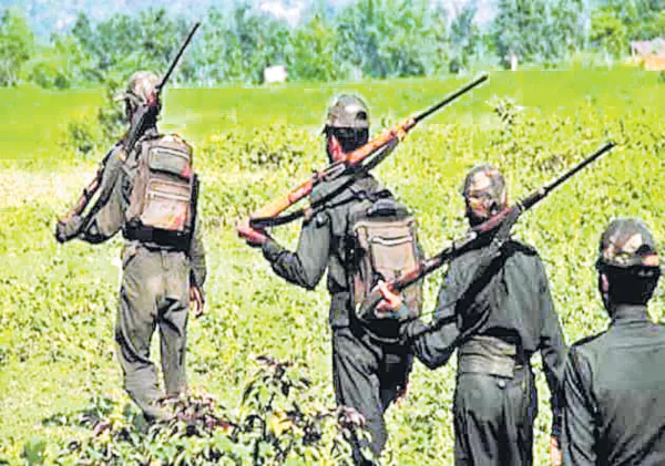Maoists attack on police in Gadchiroli District - Sakshi