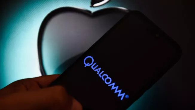 Apple, Qualcomm Agree to Drop all Litigation over Royalty Payments - Sakshi