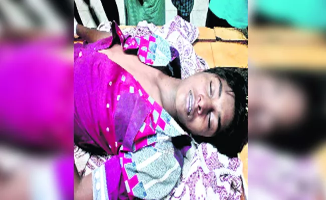 Inter Student Killed Due To Toxic Worm Bite - Sakshi
