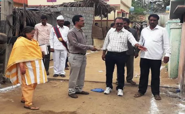 RO Visit Re Polling Station in Nellore Kovuru Constituency - Sakshi