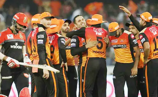 SunRisers Hyderabad Aim To Remain In Playoffs Contention With Win Over Royal Challengers Bangalore - Sakshi