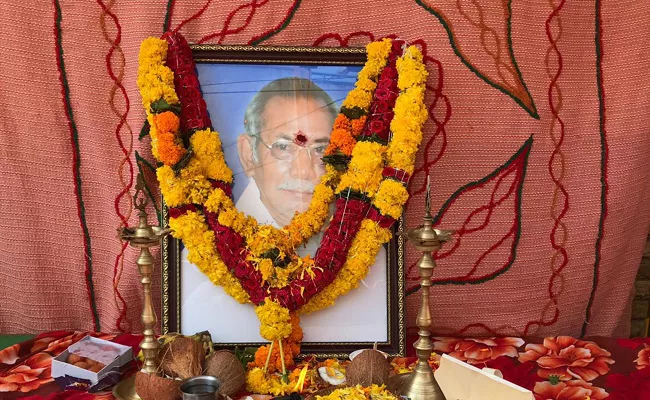 YSRCP Leaders Paid Tributes To Pala Kannayya Reddy On His First Vardhanthi - Sakshi