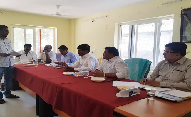 TRS MLAs Force To Officer Villages Developments Works - Sakshi