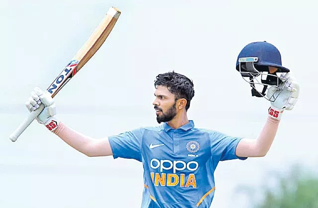 Ruturaj Gaikwad scores an unbeaten 187 in a 42-over game - Sakshi