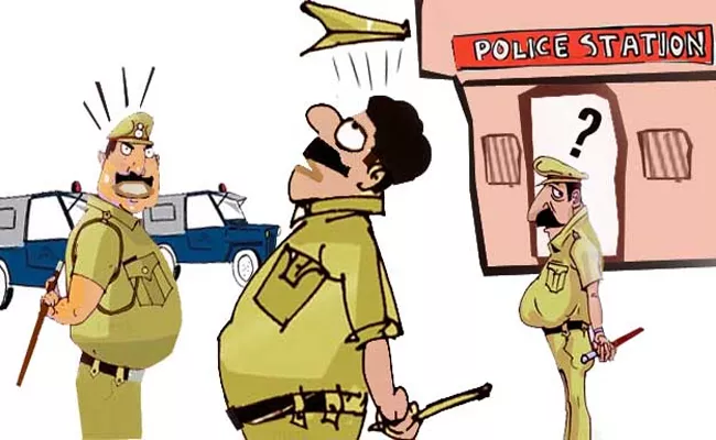 Negligence Of Kothapeta Vijayawada Police Cause Harm To The Public  - Sakshi