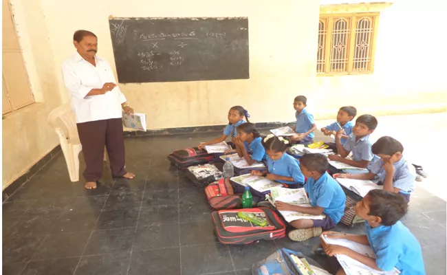Retired HMs And A Retired Teacher Work In Rajampet Zone - Sakshi