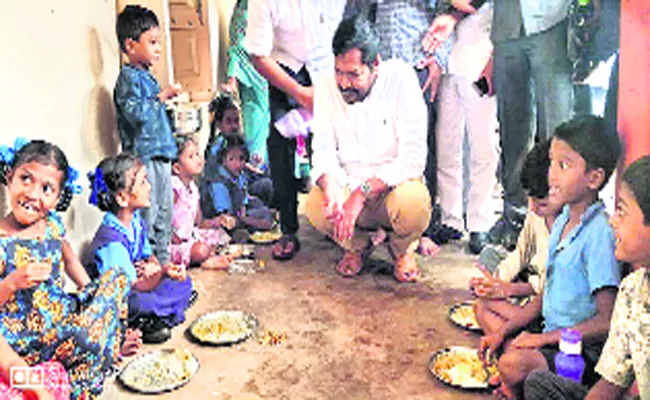 Dadishetti Raja Serving Quality Food For Girls High Schools In Tuni - Sakshi