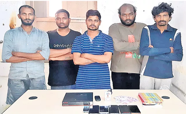 Fake Media Reporters Arrest in Hyderabad - Sakshi