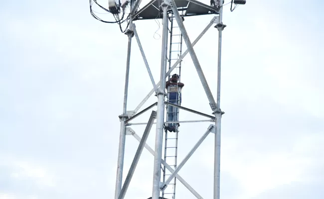 Young Man Climbs Cell Tower for Wedding In Chittoor - Sakshi