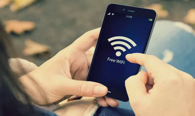 Kejriwal Says Free 15GB Internet Data - Sakshi