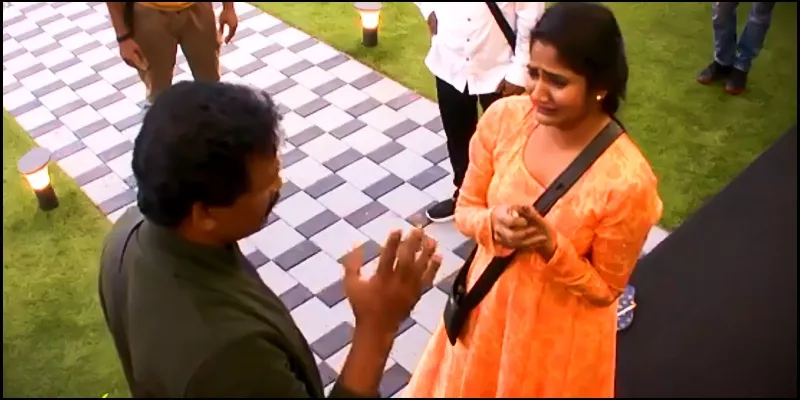 Bigg Boss Tamil 3, Losliya father scolds her on TV - Sakshi