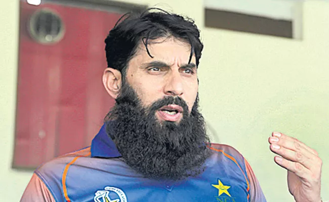 Coach Misbah Ul Haq Sets Up New Diet Plan For Pak Cricketers - Sakshi