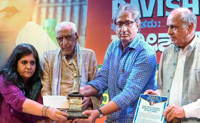 Ravish Kumar Received First Gauri Lankesh Award - Sakshi