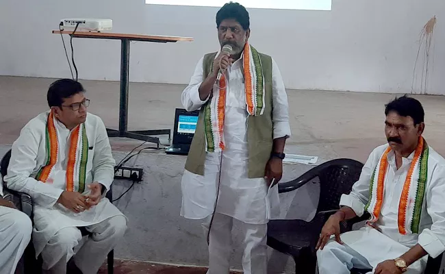 CLP Leader Bhatti Vikramarka Explained Telangana State Debt to Congress Leaders - Sakshi