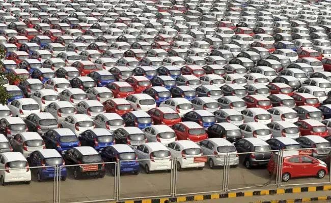 Monthly Passenger Vehicle Sales Log Worst Ever Drop In August - Sakshi