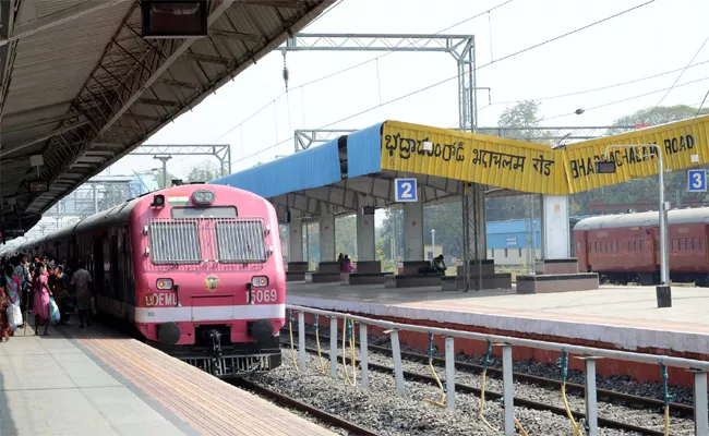 Singareni Passenger Service Restoration In Bhadradri Kothagudem - Sakshi