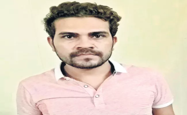 Thief Arrested In Bangalore By Bangalore Police - Sakshi