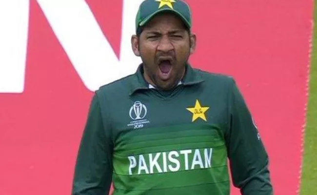Sarfaraz Ahmed Sacked As Pakistans T20 And Test Captain - Sakshi