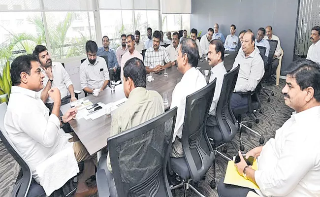 Minister KTR Meeting With Real Estate Representatives - Sakshi
