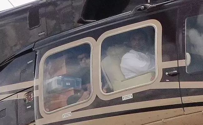 Rahul Gandhi Chopper Emergency Landing In Haryana Due To Bad Weather - Sakshi