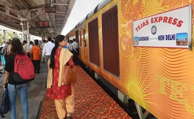 IRCTC Give Compensation To Late Of Tejas Private Train - Sakshi