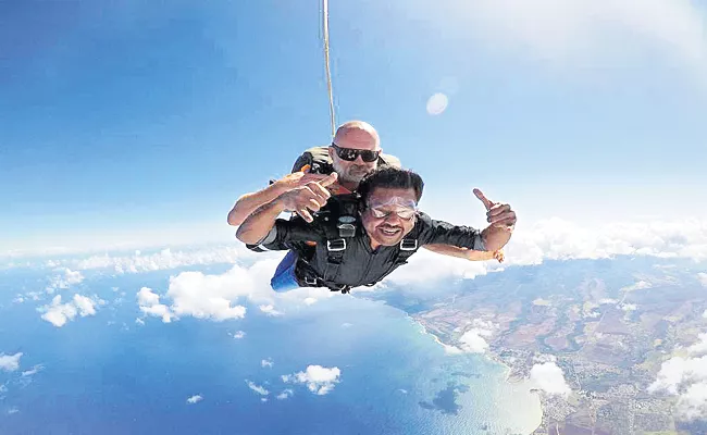 Skydiving Tours Packages in Telangana Tourism - Sakshi
