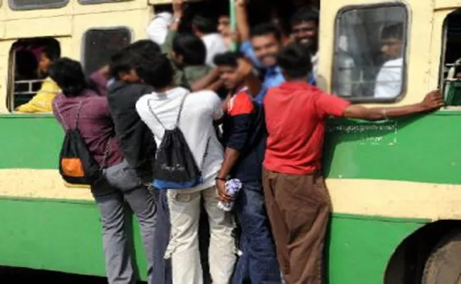 Conductor Harassment on Lady Doctor in Tamil Nadu - Sakshi