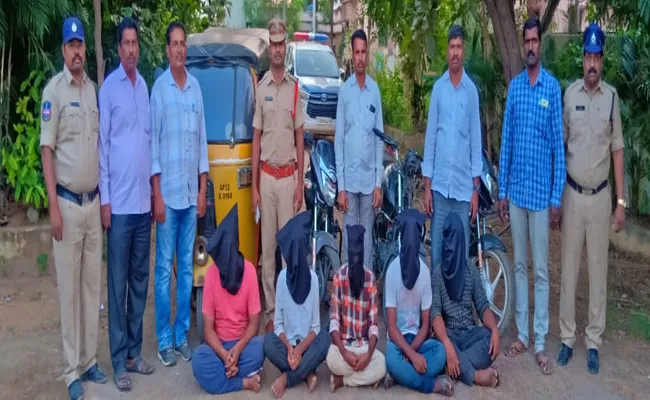 Exploitation Gang Arrested In Jadcherla - Sakshi