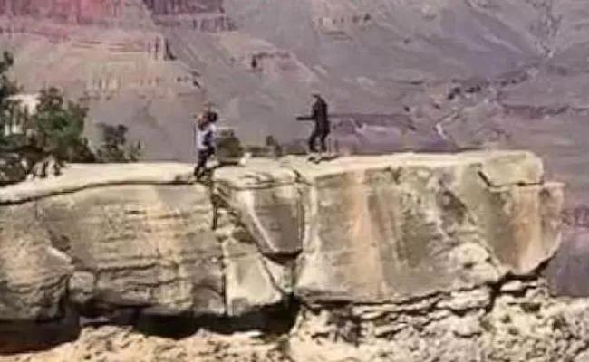 Texas Woman Nearly Fell Off From A Cliff At The Grand Canyon - Sakshi