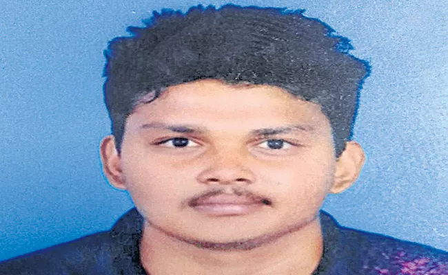 Engineering Student Commits Suicide At Hyderabad - Sakshi