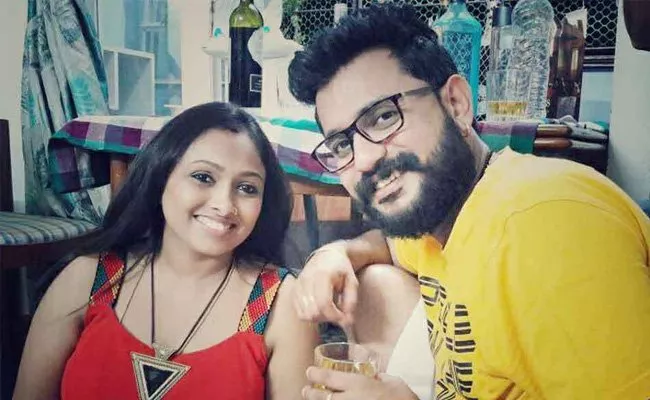 TV Actor Wife Complaint on Husband in Tamil nadu - Sakshi