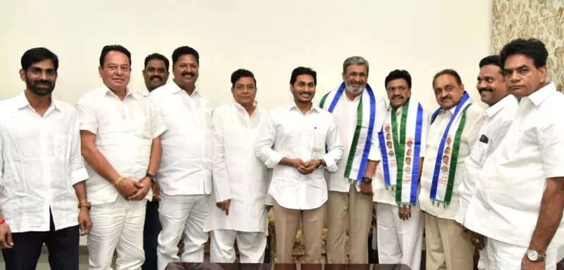 Gokaraju Rangaraju Joins YSR Congress Party - Sakshi
