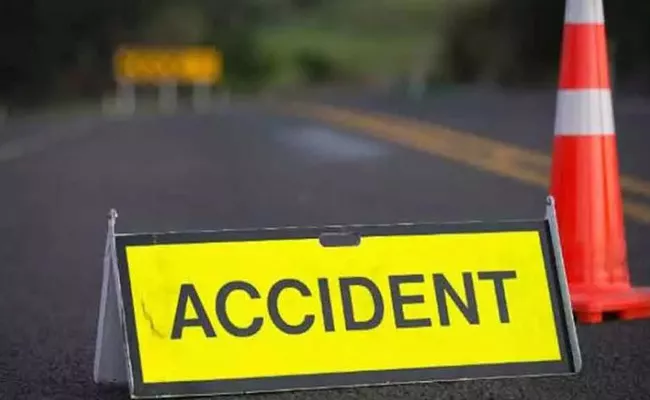 PG Medical Student Died in Road Accident At Nizamabad District - Sakshi