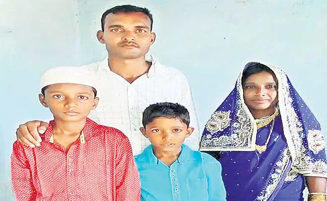 Two Brothers Died In Soudi Went For Work - Sakshi