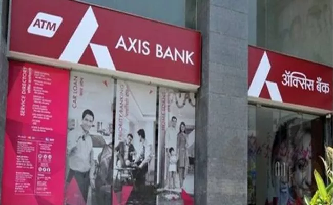 Fifteen Thousand Employees Quit In Axis Bank  - Sakshi
