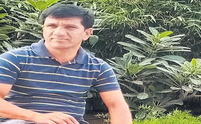 Suicide Of Telangana Activist Ravi Nayak At Warangal District - Sakshi