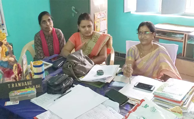Harassments on Teacher in Chintalapudi West Godavari - Sakshi