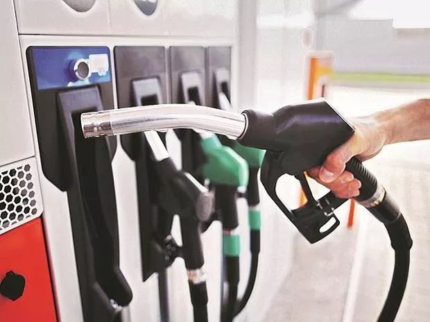 Petrol Prices Cut By Oil Marketing Companies - Sakshi