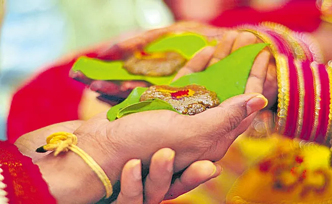 Millions of weddings in Telangana was stopped with Corona Effect - Sakshi