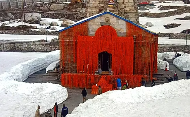 Kedarnath Temple Reopened But No Darshan Permitted Due To Corona - Sakshi