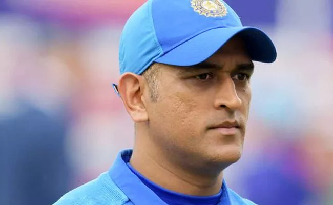 Friendship Is Different, RP Singh on  MS Dhoni - Sakshi