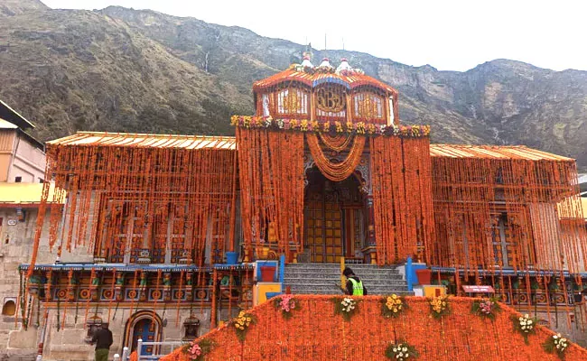 Corona: Badrinath Temple Open On May 15th But No Devotees Allowed - Sakshi