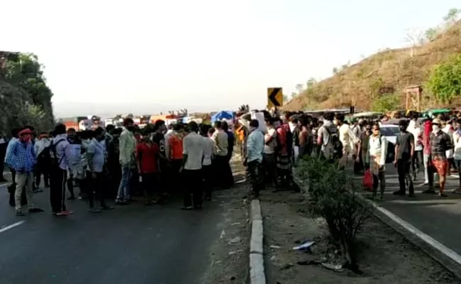 Lockdown Migrant Worker Way To His Native Died At Barwani In MP - Sakshi