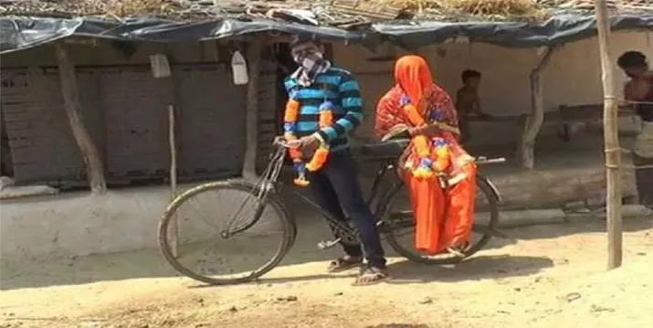 UP man cycles 200 km alone to marry - Sakshi