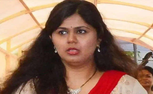 BJP Leader Punkaja Munde Not Upset for not Nominating Her To  Legislative Council Election - Sakshi