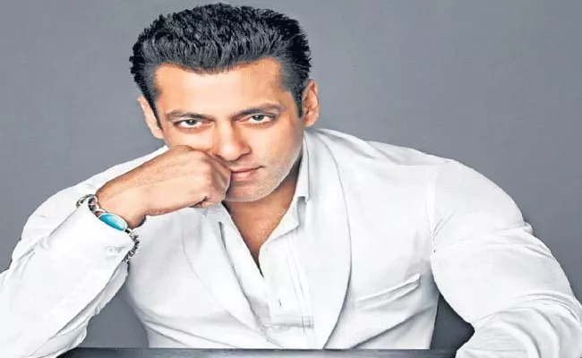 Salman Khan Wants To Dance For Seeti Maar Song - Sakshi